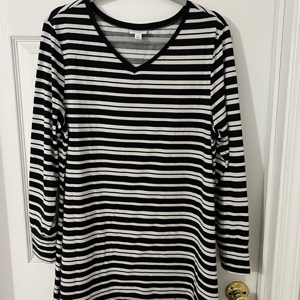 LuLaRoe Elizabeth Long Sleeve T